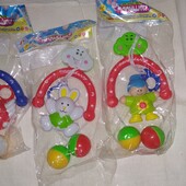 Игрушка погремушка на коляску для малышей