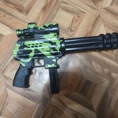 Автомат з лазерним прицілом, звуковим ефектом