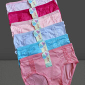 Трусики шортики 3 штуки асорті кольорів.