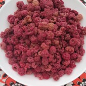 Малина, у лоті 100 грамів