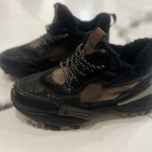 Зимові черевики - кросівки на дівчину 38 розмір