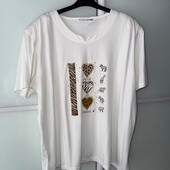 Белоснежная футболка с милым принтом