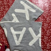 Брендовий теплий шарф