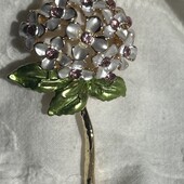 Красивая и нежная новинка, брошь,,Гортензия’’’высота 5.5см.ширина 3 см