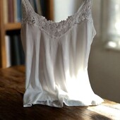 Шовковиста жіноча майка віскоза 81% з ніжним мереживом ❣️