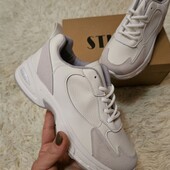 Крутезні стильні кросівки з пресованої шкіри ,якість супер