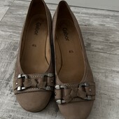 Кожаные снаружи и внутри туфли Gabor на небольшом каблуке