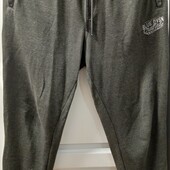 В лоті 2 спортивних штанів: зимові та літні, є дефекти. Розмір L.