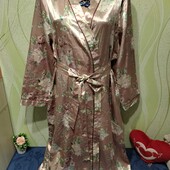 Дуже гарний халат, відмінний стан