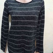 Легкий светрики 8 розміру,в грудях 98 см.