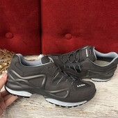 Lowa,Gore-Tex,оригінал,із спорт-матеріалу,розмір 37 1/2,устілка 25.Більшомірять