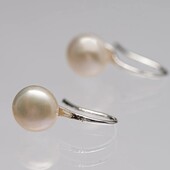 Нежные сережки з жемчужинками