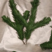 Розпродаж!! штучної_ялинки малі_гілочки_потрійні у_лоті_одна_штучка як_справжні:)