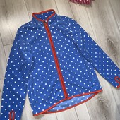 В ідеалі флісова кофта з кишенями на зріст 146-152см.