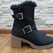 Гарні чорні жіночі ботинки 39 р.