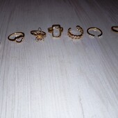 Каблучка 1 на вибір.