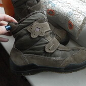 Классные зимние кожаные термо ботинки Elefanten на на девочку,состояние очень хорошее