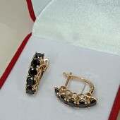 Очаровательные серьги с чёрными алпанитами. Позолота 585 пробы 18К.