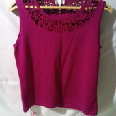 Фірмен.ССС тепла в"язана з красивим декольте на шиї безрукавка роз. М Ідеал. стан. Багато лотів.