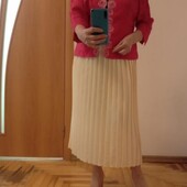 Класний жакет з вишивкою