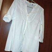 Біла сорочка рубашка з вишивкою 10 розмір хлопок
