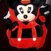 Рюкзачок Мики Маус с мягкой набивной игрушкой.