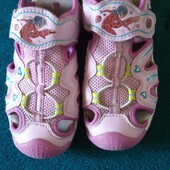 спортивні босоніжки