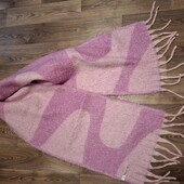 Красивий тепленька шарф!