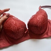 Бюстгальтери чашка С корекція