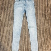 Дуже класні , фірмові джинси , тягнуться ,розмір eur36