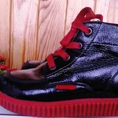 Ботинки демісезонні на дівчинку.