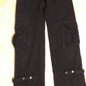 Чорні штани з кишенями