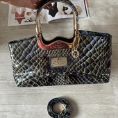 Необычная кожаная брендовая сумка под крокодила