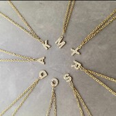 Підвіска буква В.