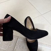 Нові туфлі човники