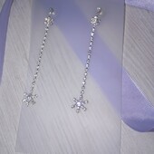 Сріблясті сережки підвіски зі стразами