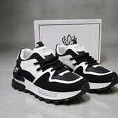 Хіт стильні зручні кросівки з екошкіриі екозамші