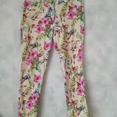 Яскраві стрейчеві штани . Розмір наш 48/50, ПОС:53 см