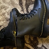 Жіноче взуття