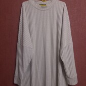 Женская мягусенькая трикотажная кофточка большого размера.