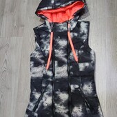 Фірмова жилетка на ріст 152