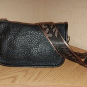 Маленька шкіряна сумочка