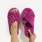 Яскраві плюшеві та дуже зручні домашні капці 40/41р