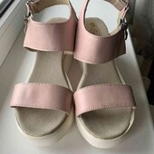 Exitoso стильные босоножки натуральная кожа!!! танкетка!!! цвет пудра размер 36