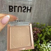 Класний бронзер в ходовому 404 відтінку taupe