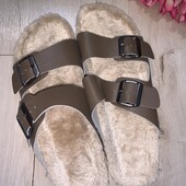 В ідеалі утепленні сандалі,устілка 26см.