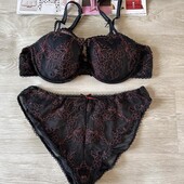 Красивый комплект 85b