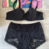 Брендовый чёрный бюстгальтер 80a и трусы