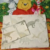 Постільна білизна з динозаврами.