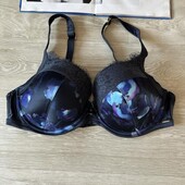 Очень красивый бюстгальтер с чашкой 85e